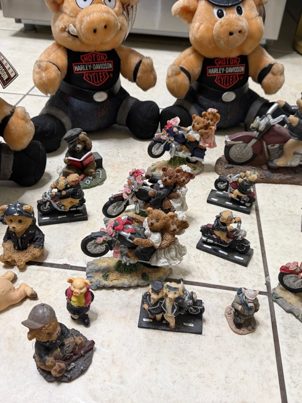 Harley-Davidson Plush Pigs and Motorcycle Bear Figurine Set in Black and Tan